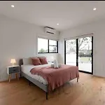 Sunset Bay#5 Bed Family House Sailing Panorama